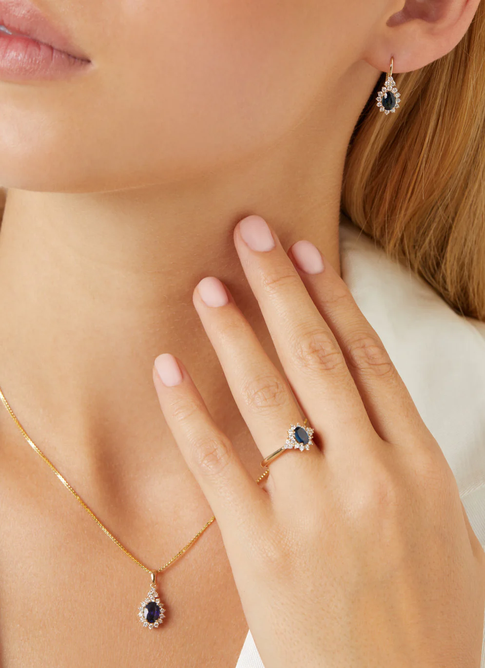 Geelgouden oorsieraden, 1.21 ct blauwe saffier, Eden - Image 3